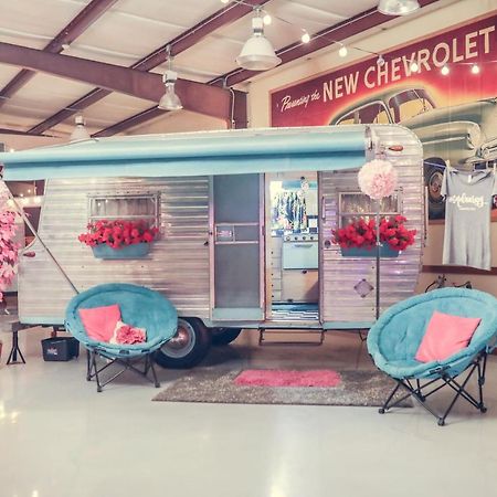 Lone Star Glamp Inn Warrenton Экстерьер фото