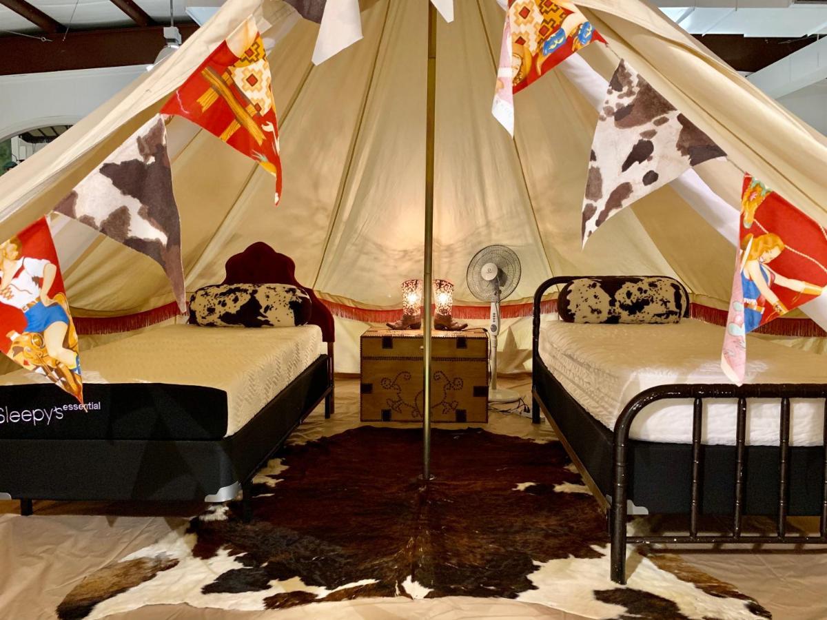 Lone Star Glamp Inn Warrenton Экстерьер фото