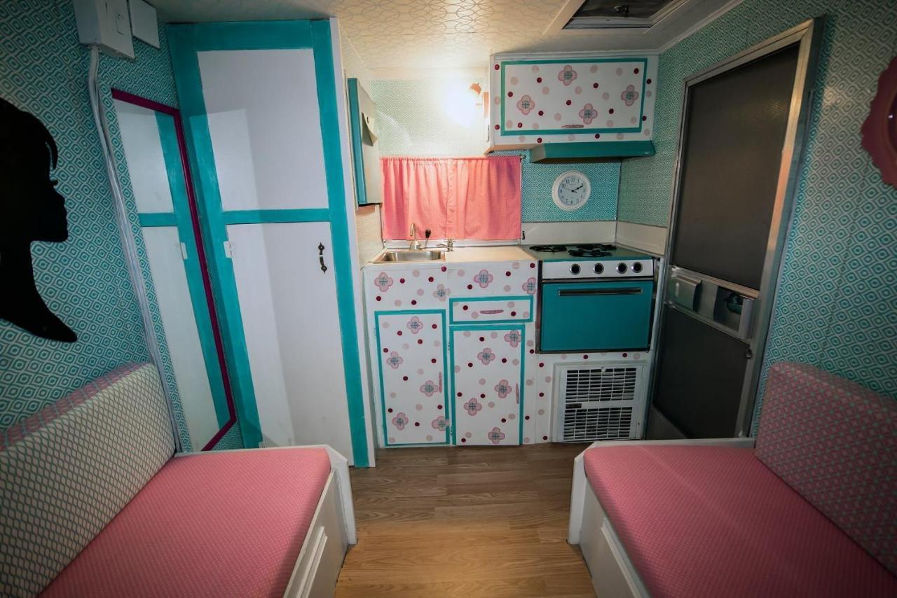 Lone Star Glamp Inn Warrenton Экстерьер фото