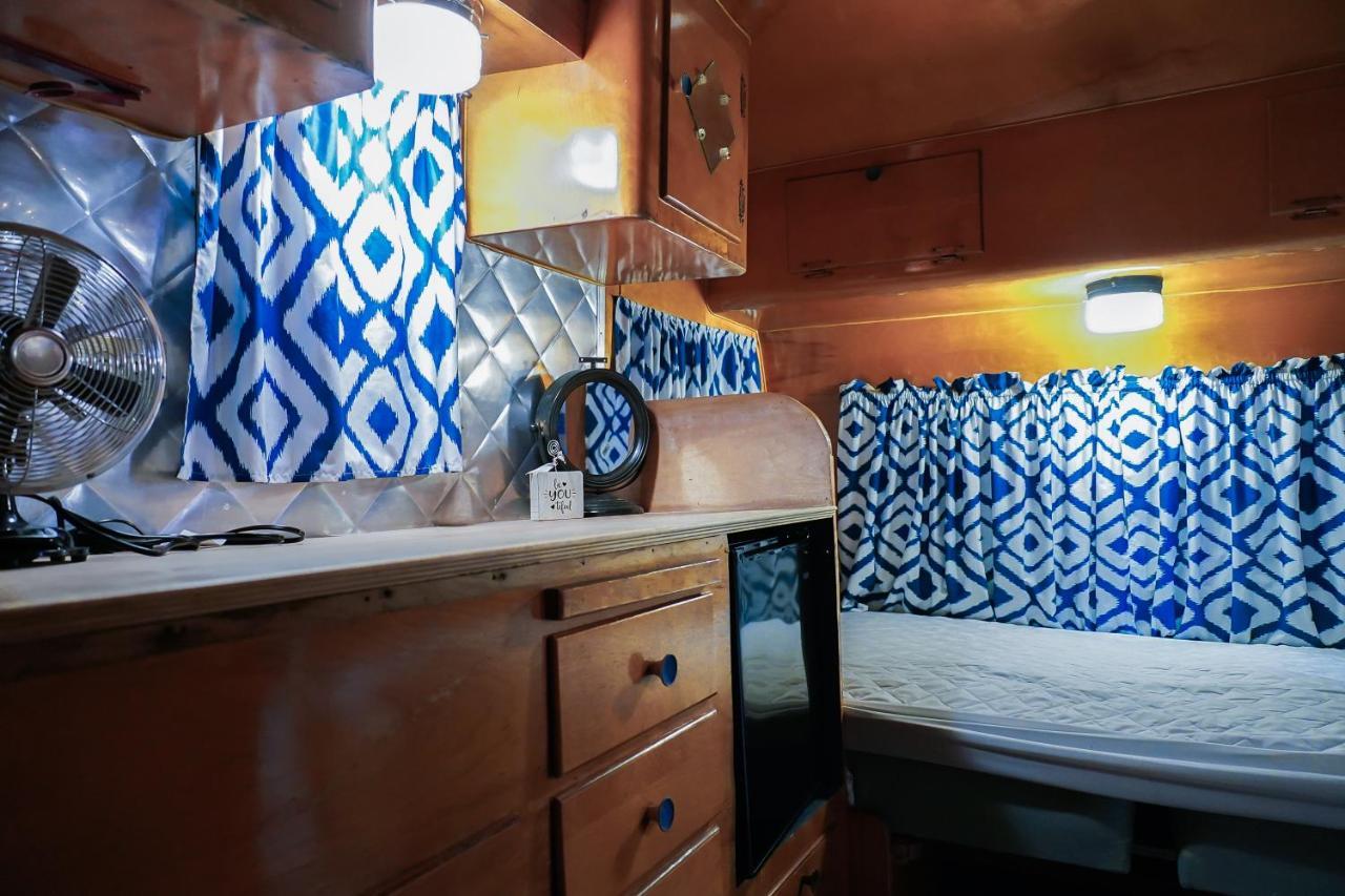 Lone Star Glamp Inn Warrenton Экстерьер фото
