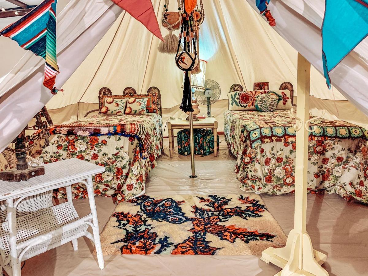 Lone Star Glamp Inn Warrenton Экстерьер фото