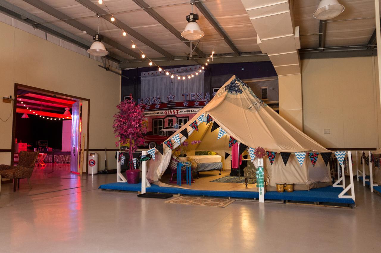 Lone Star Glamp Inn Warrenton Экстерьер фото