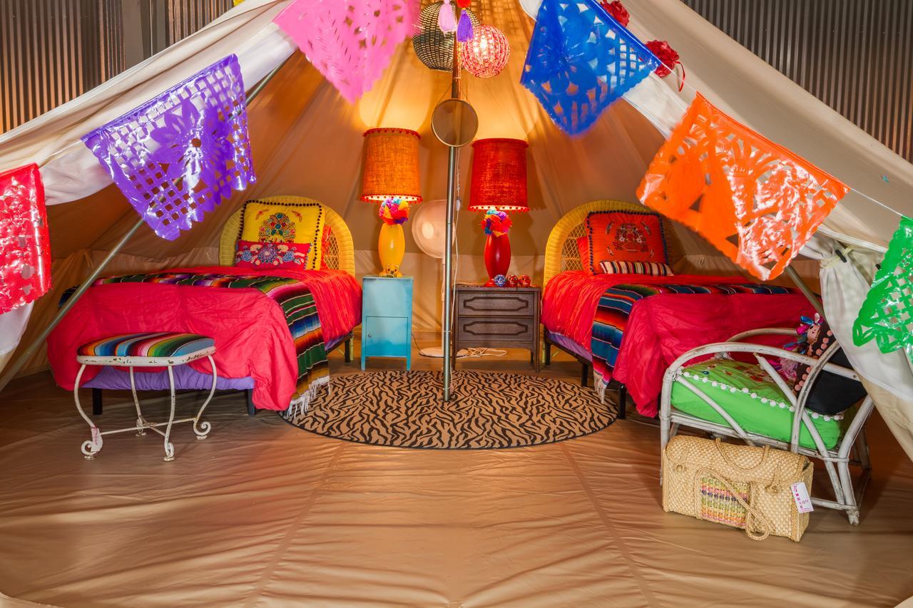 Lone Star Glamp Inn Warrenton Экстерьер фото