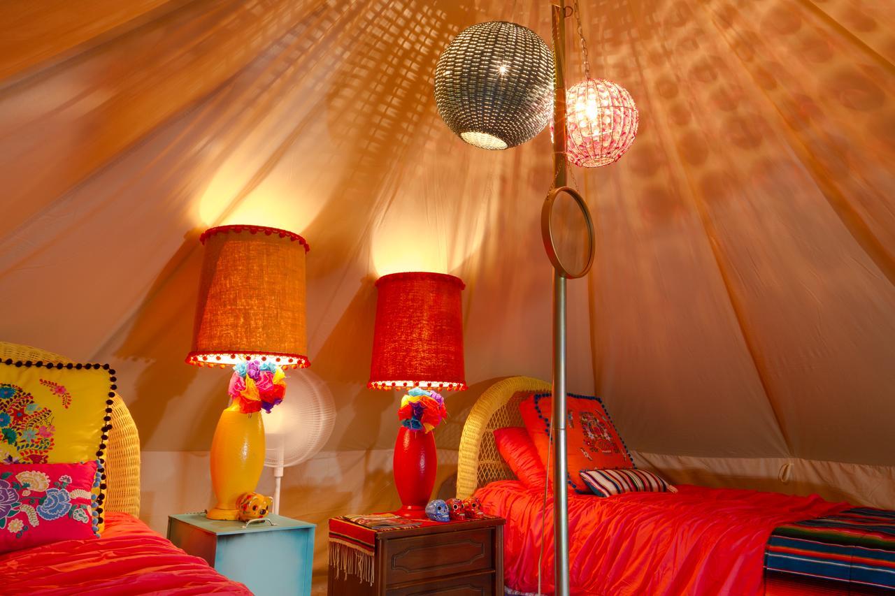 Lone Star Glamp Inn Warrenton Экстерьер фото