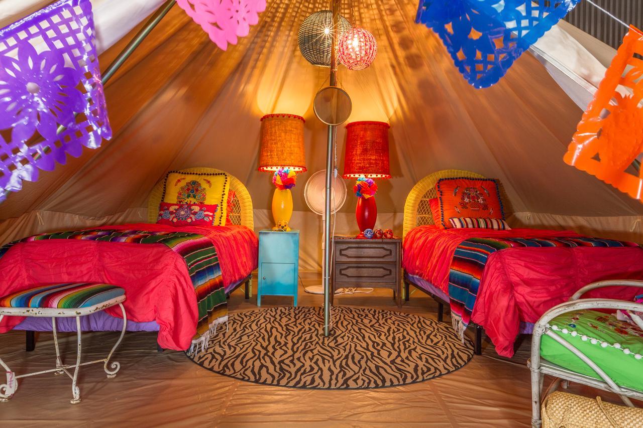 Lone Star Glamp Inn Warrenton Экстерьер фото