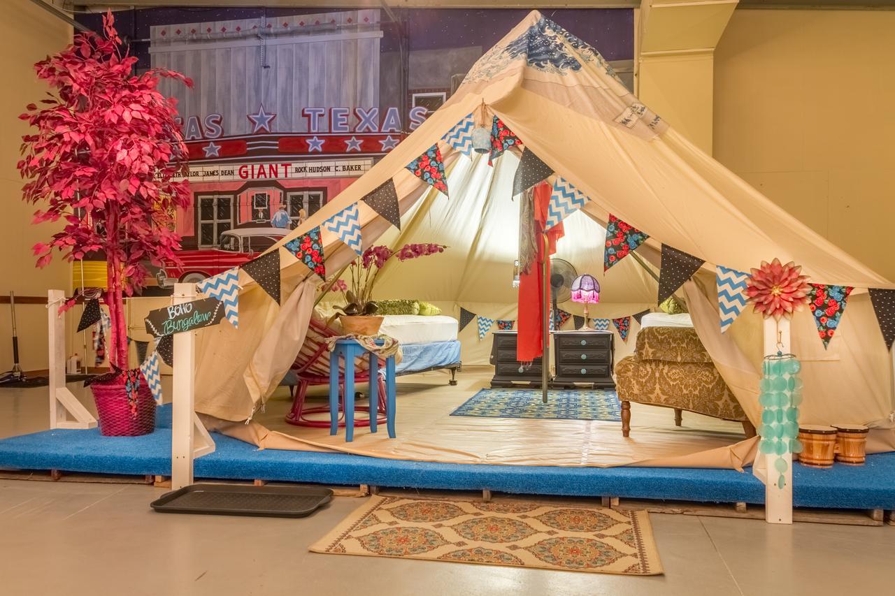 Lone Star Glamp Inn Warrenton Экстерьер фото