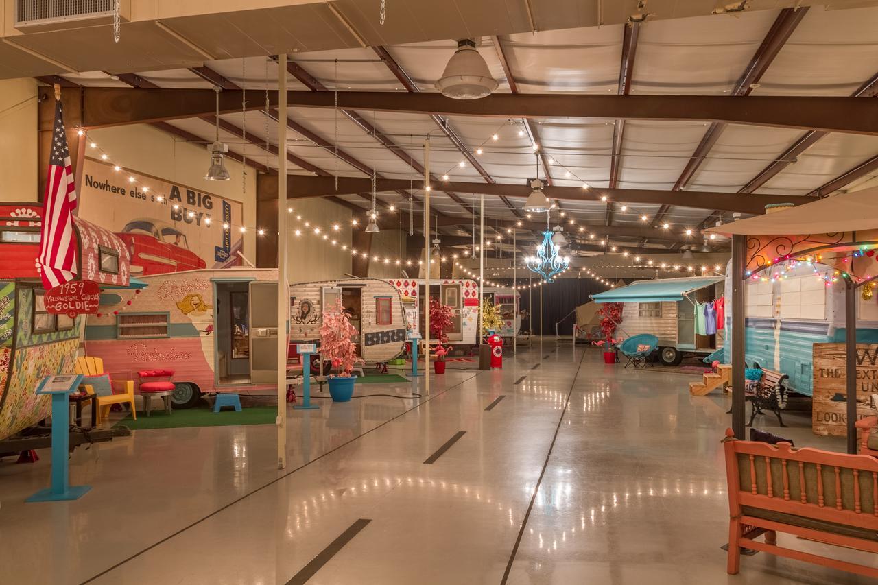 Lone Star Glamp Inn Warrenton Экстерьер фото