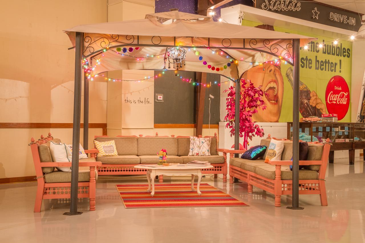 Lone Star Glamp Inn Warrenton Экстерьер фото